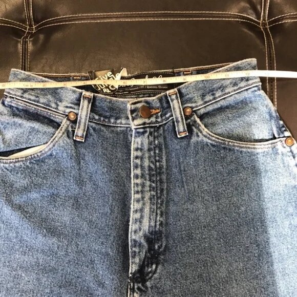 5ive Jungle & Co Women's Jean Shorts (9) - Picture 3 of 11